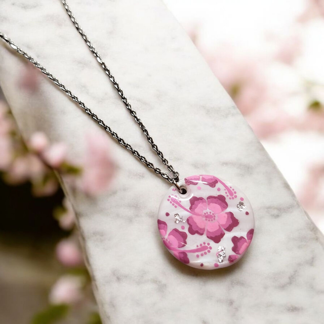 Collier dessiné Flora acier inoxydable rose nacre