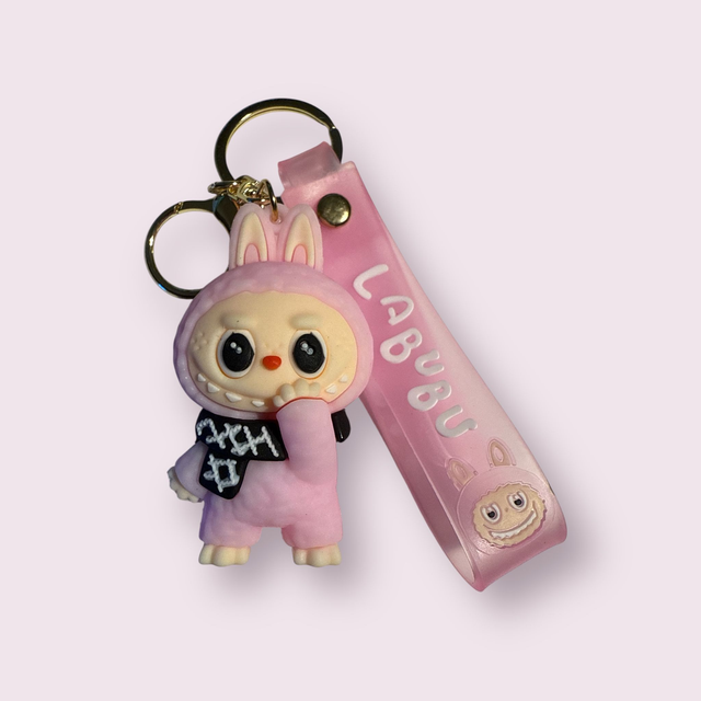 0661 - Labubu - roze - zwarte das