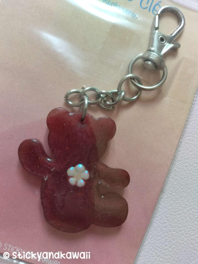 Porte clé ours bras levé 