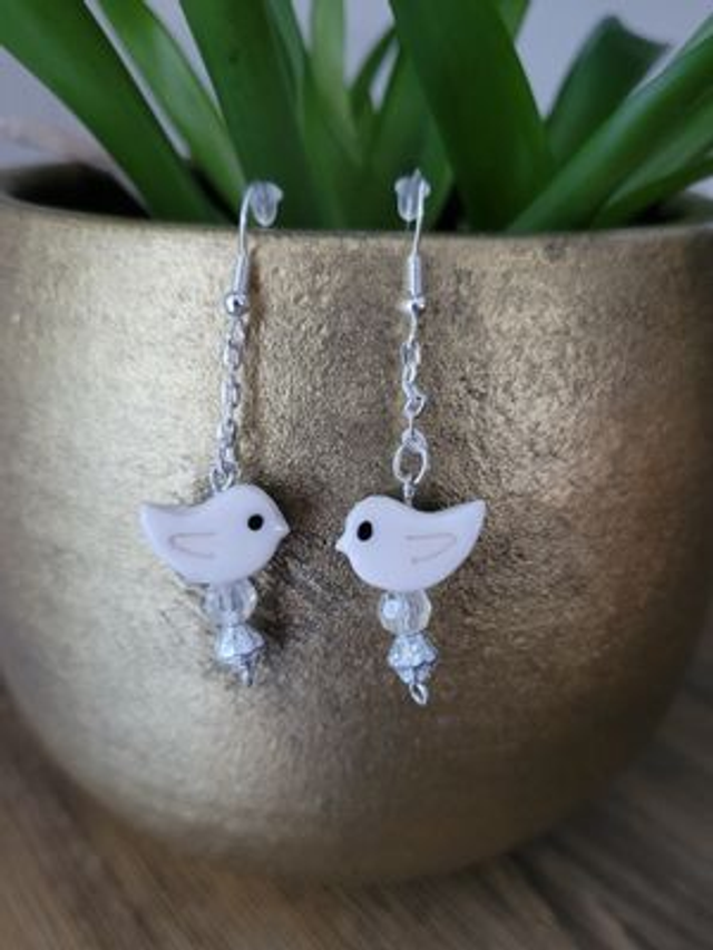 Drop earrings: Little white birds