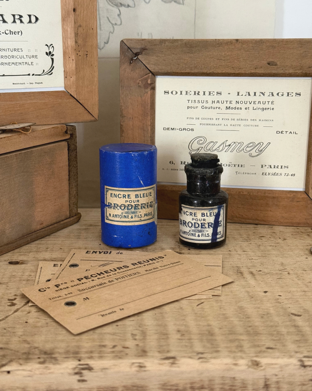 Bouteille encre pour broderie