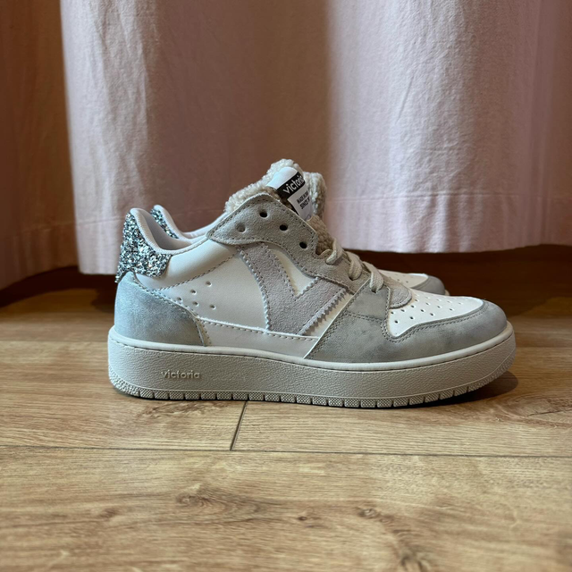 Victoria Madrid pelo argento