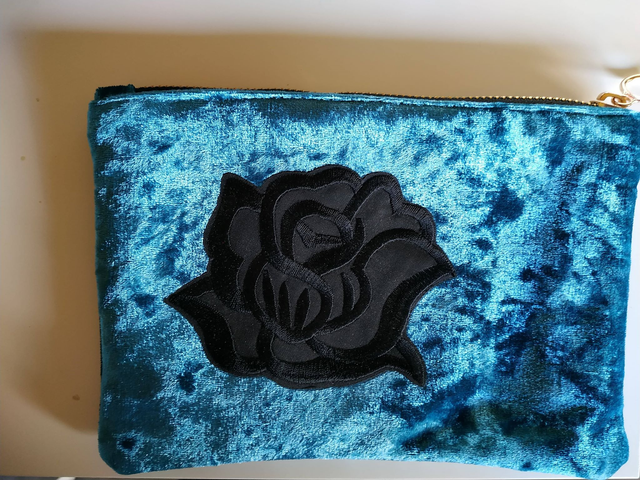 Pochette Velours &quot; La rose Noir &quot;
