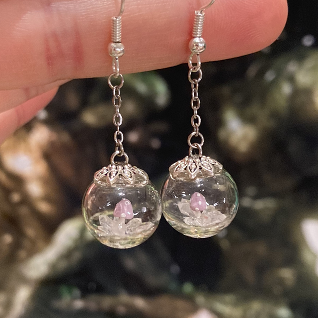 Boucles d&#039;oreilles mauve cristal de roche