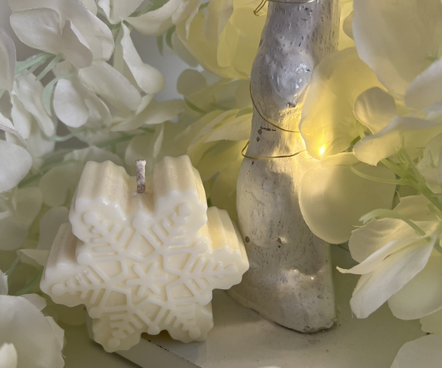 Snowflake ❄️ Candle