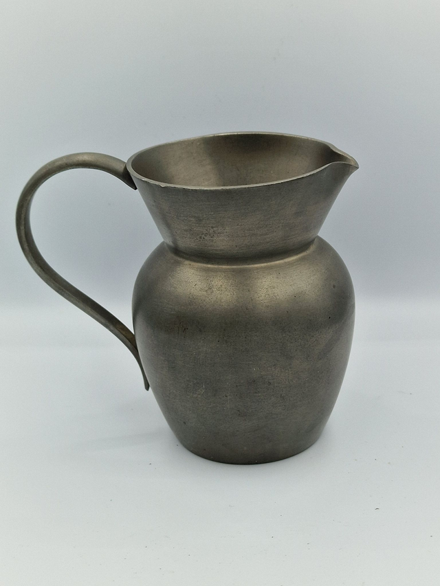 Petit pichet etain garanti