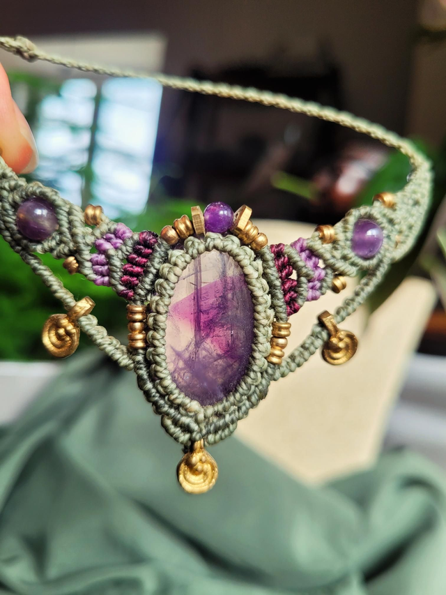 Améthyste et laiton