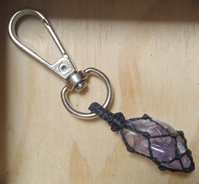 améthyste (porte clé, pendentif chien) 