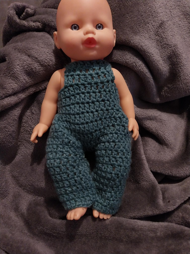 La salopette pour les poupon 