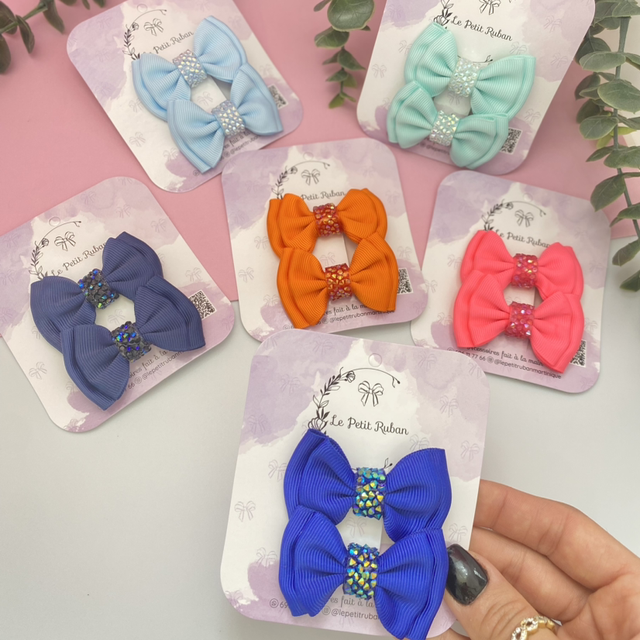 Paire de petites barrettes à strass