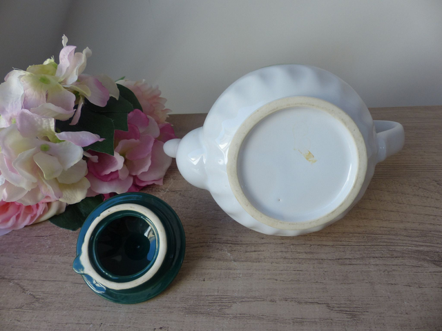 Service à café vintage en céramique - décor poules, poussins, coq - ambiance maison campagne - ensemble petit déjeuner - décoration cuisine