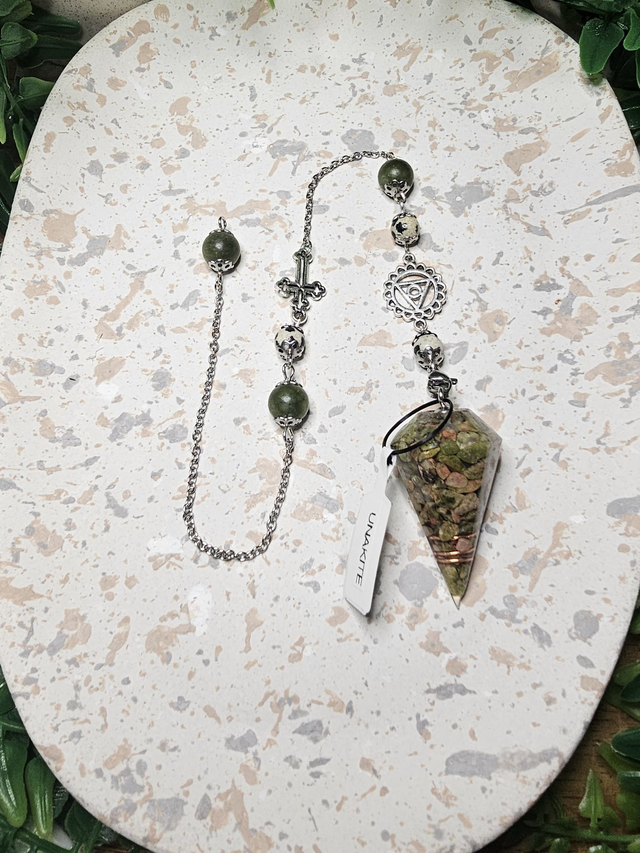 pendule de radiesthésie en pierre naturelle d' Unakite