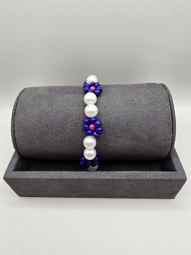 Beaded Flower Bracelet.