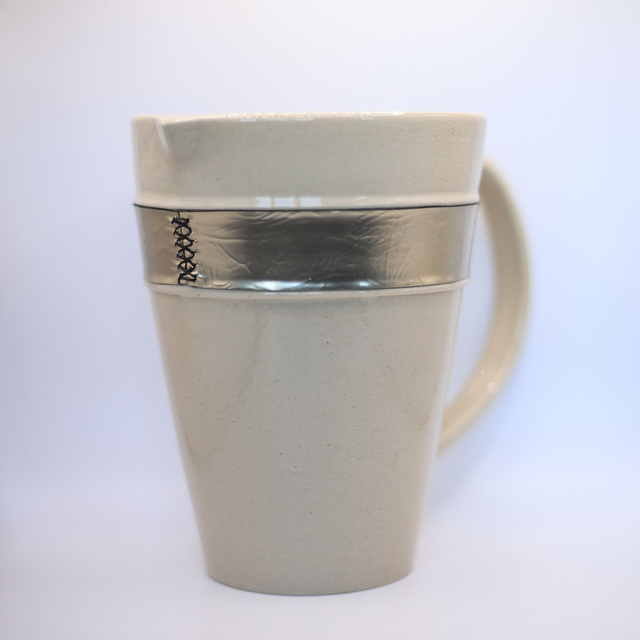 Pichet large de décoration avec cuir 