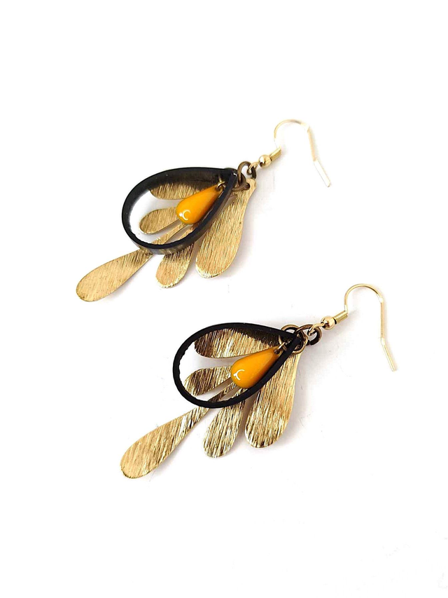 Boucles d&#039;Oreilles Asymétriques Upcyclées  en Chambre à air Recyclée - Végétales