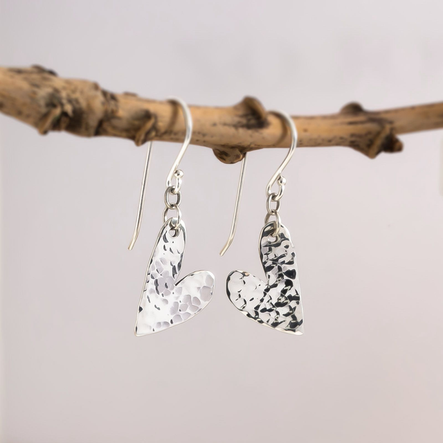 Pendientes largos de corazón de plata 925