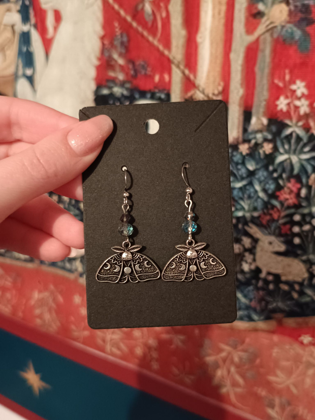 Boucles d'oreilles papillon de nuit argenté