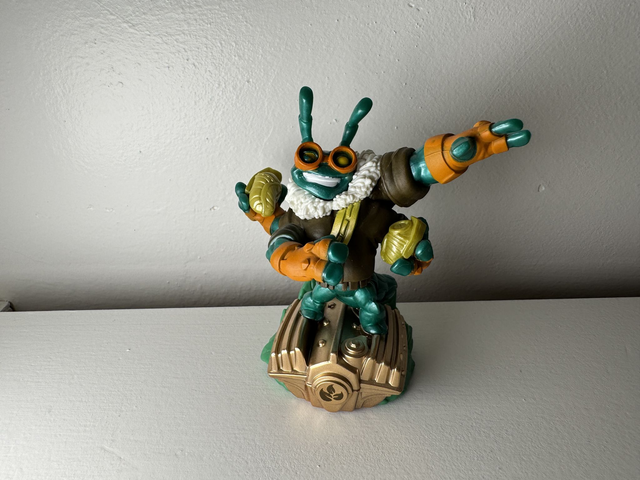 Trillipede - Life - Skylanders - SuperChargers