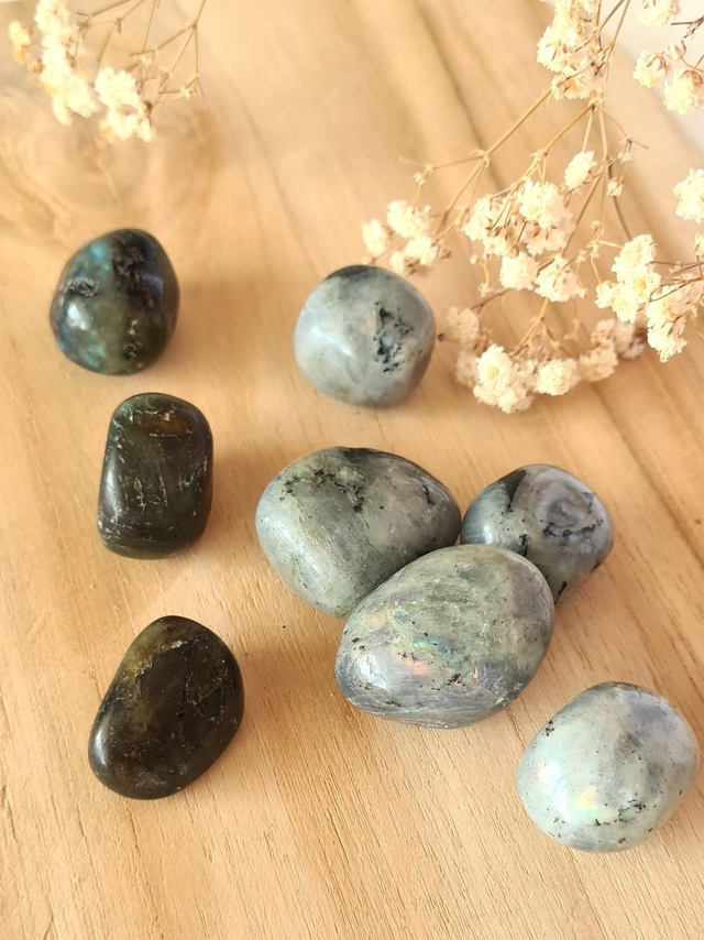 Labradorite - Protection &amp; intuition
