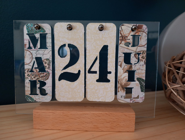 Calendrier perpétuel transparent