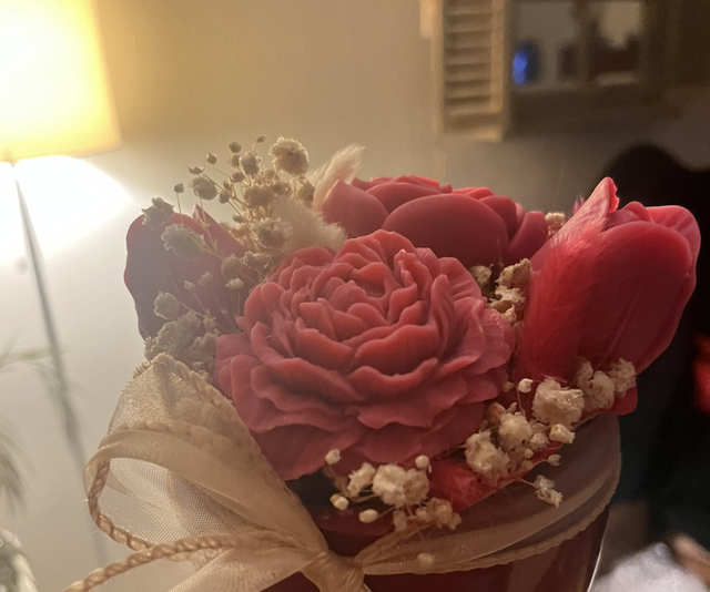 Bouquet rouge parfumé à la rose 