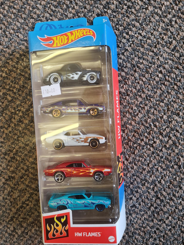 HOT WHEELS BASIC CAR 5 PACK HW FLAMES