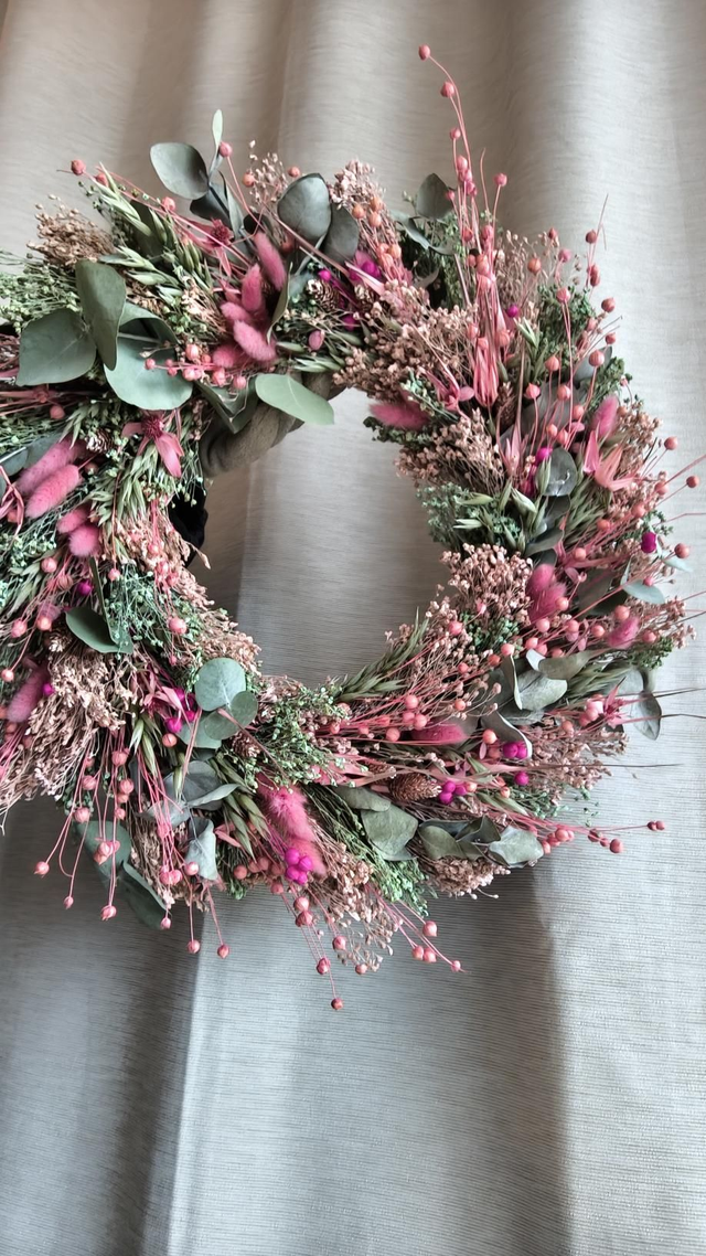 SZÍNKAVALKÁD ajtódísz 