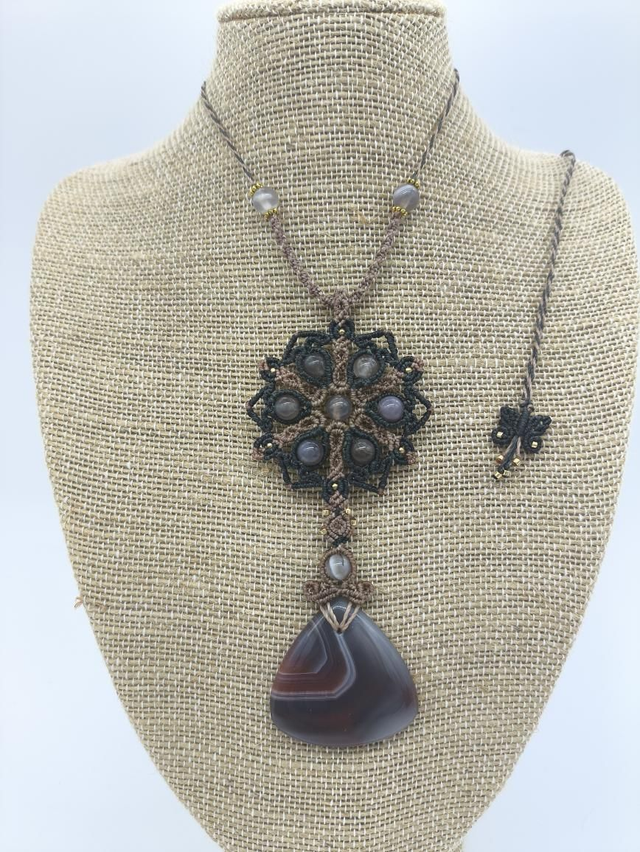 Magnifique collier mandala agate du botswanan