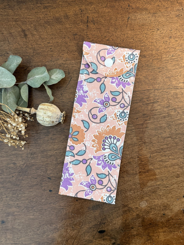 Étui à brosse à dents / ou à couverts