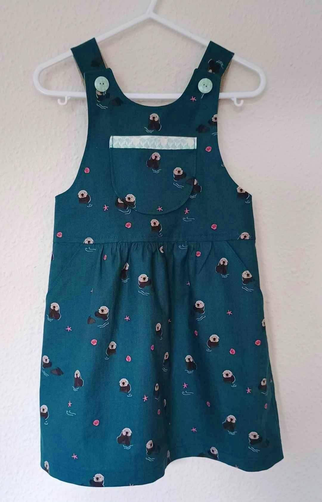Dress - 3 yrs (98 cm).   Sea otters