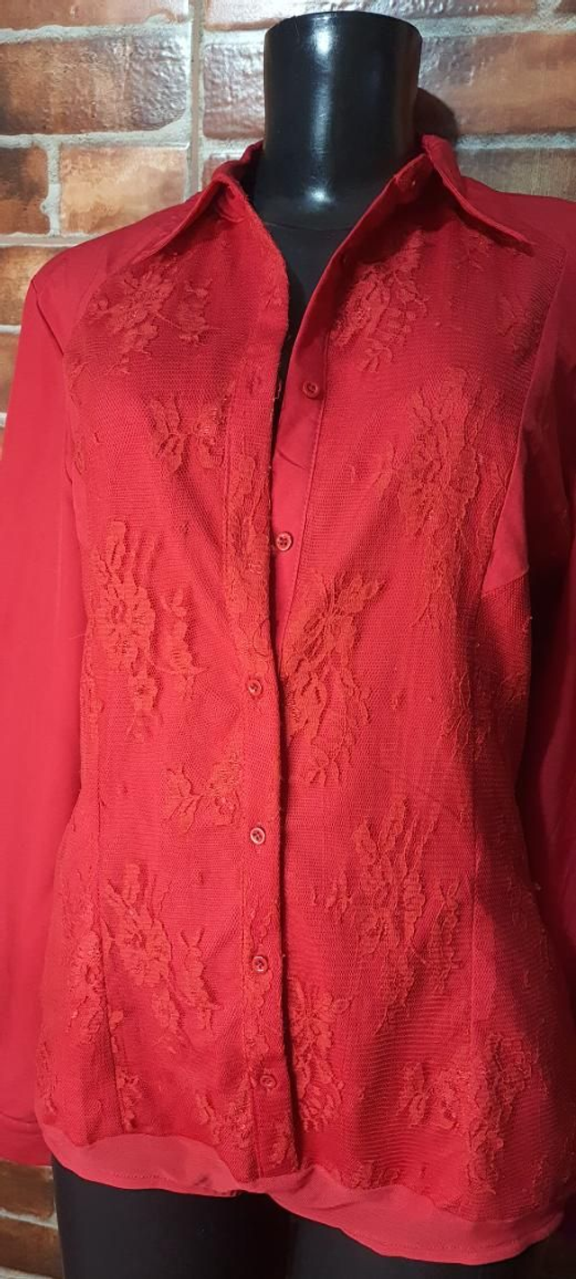 Body Vermelho,  T/M, Manga Longa, Obs: Usado Super Conservado 