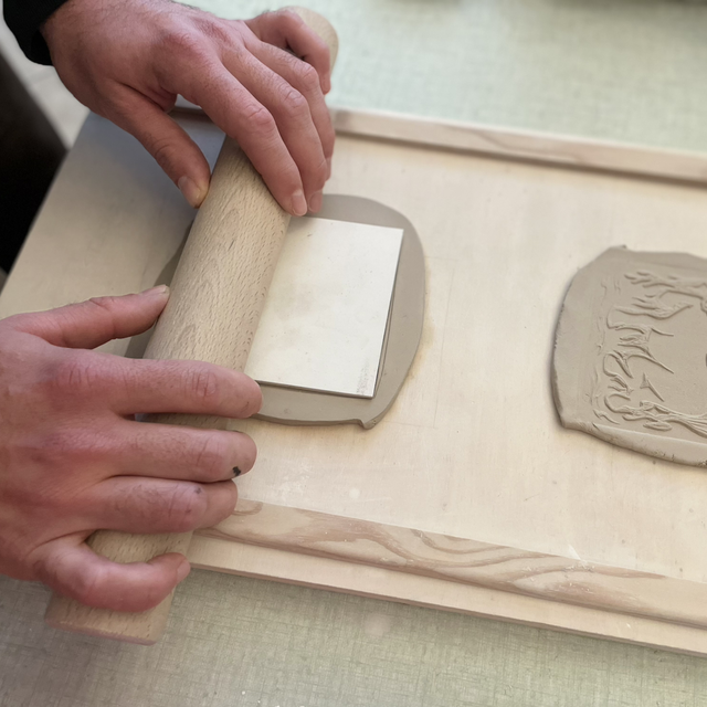 Cours mensuel de linogravure sur papier et terre / 5x2h