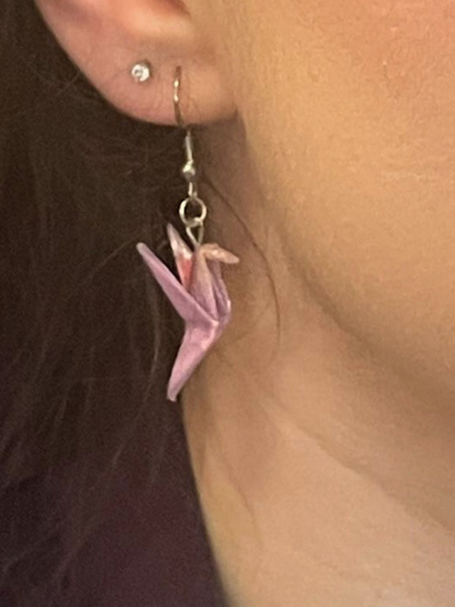 Boucles d&#039;oreilles courtes &quot;Colibri&quot; motifs fleurs