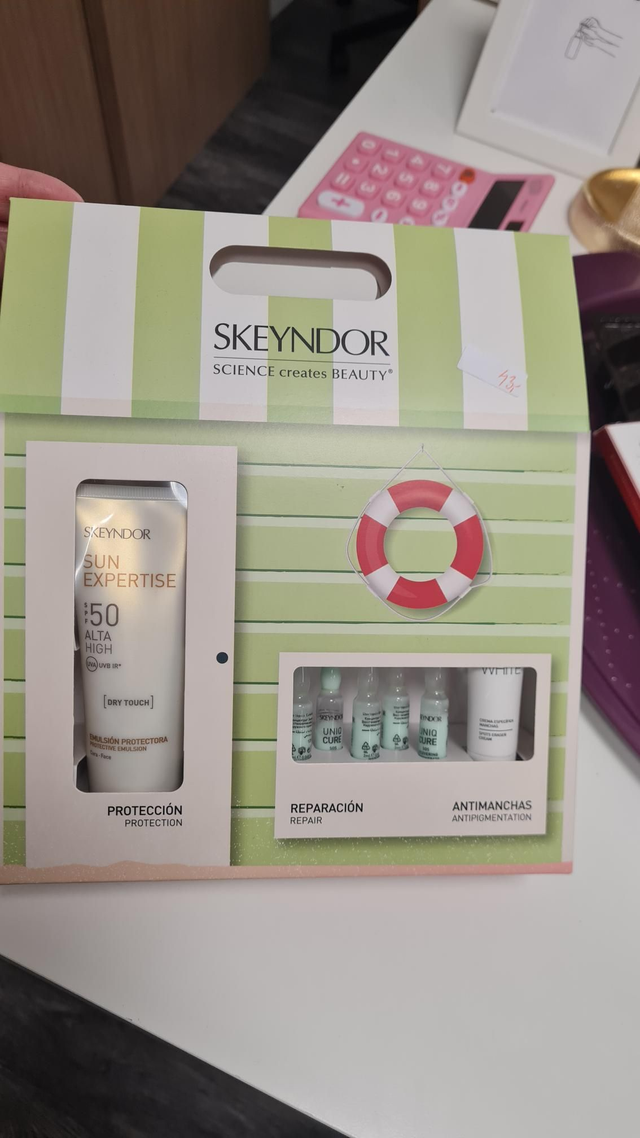 SET Denná emulzia na mastnú pleť s SPF50 75ml + 7x2ml SOS ampulka + 10ml spot na hyperpigmentácie