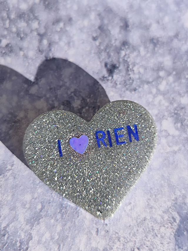 Broche cœur à paillettes - message : I LOVE RIEN