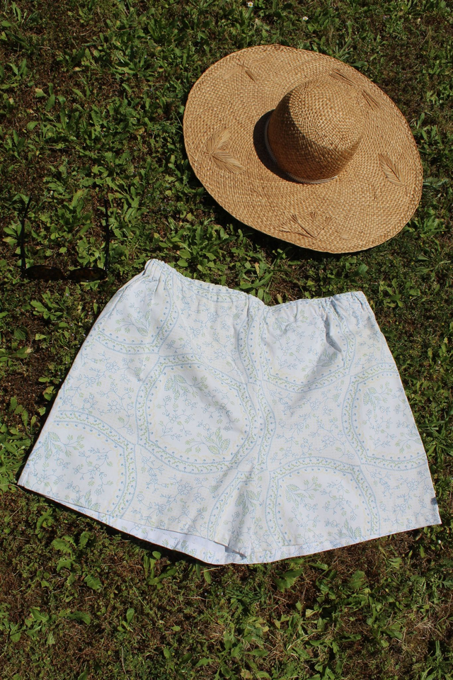 Short upcyclé blanc, bleu, vert - Taille 2