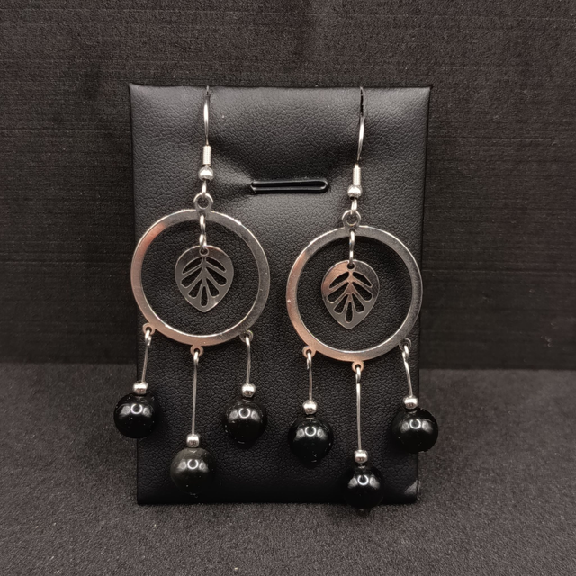 Boucles d’oreilles acier inox &amp; obsidienne dorée – Cercle bohème feuille