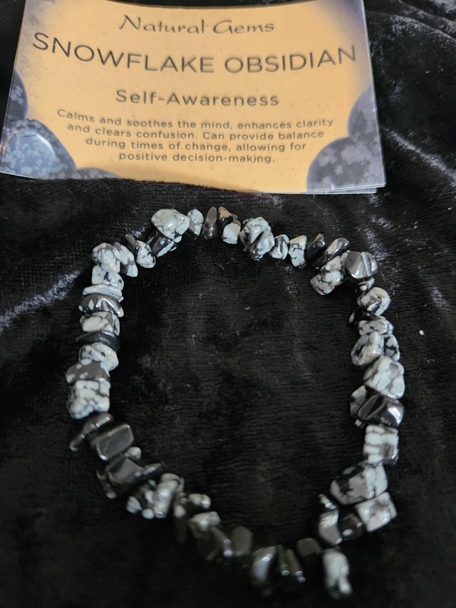 SNOWFLAKE OBSIDIAN CHIP BRACELET 