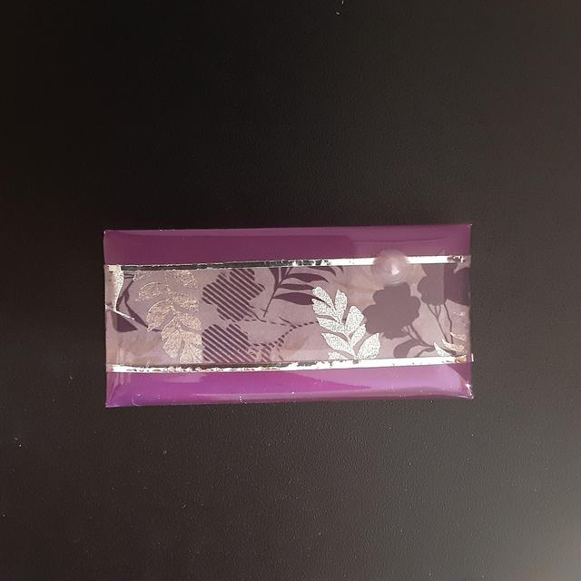 Broche rectangle collection tapisserie fond violet et décor floral violet et argent