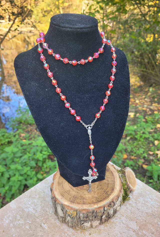 Chapelet grain en acrylique rouge