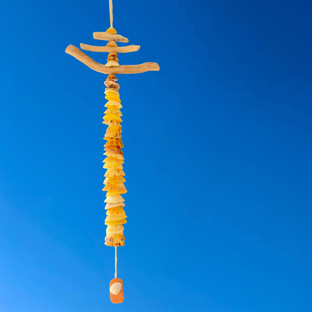 Mobile côtier 1 guirlande sonore, coquillages et bois flottés