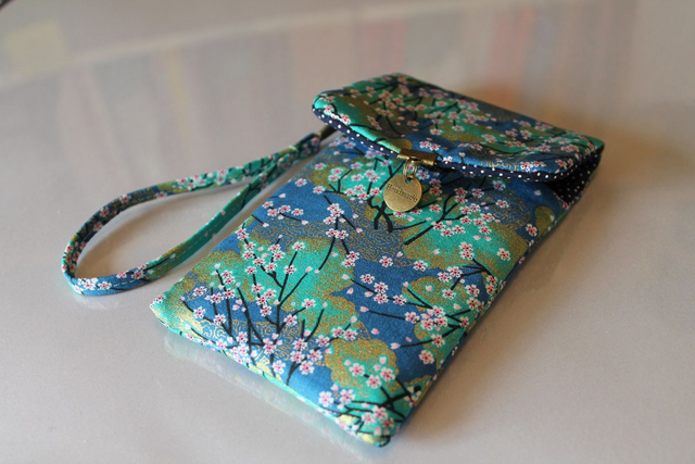 Etui pour smartphone "Akina" turquoise doré