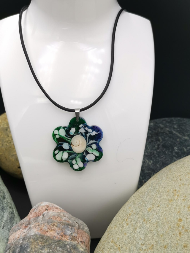 PEN-015 Pendentif  grande fleur verte