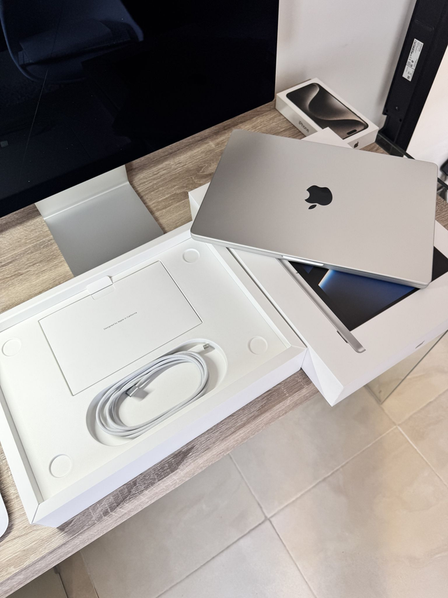 Macbook 16&#039; M1 pro 32g 1TSSD 2021 Argent