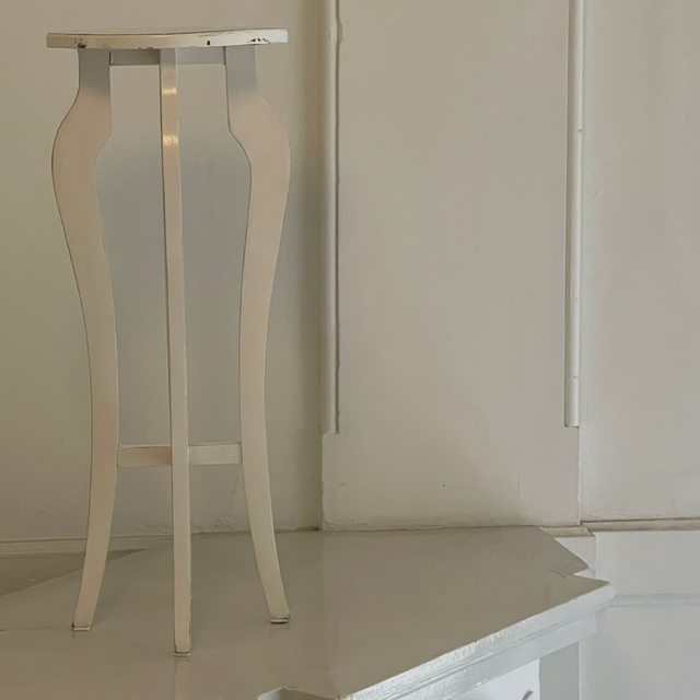 Art Déco Tisch Blumentisch weiß Holz