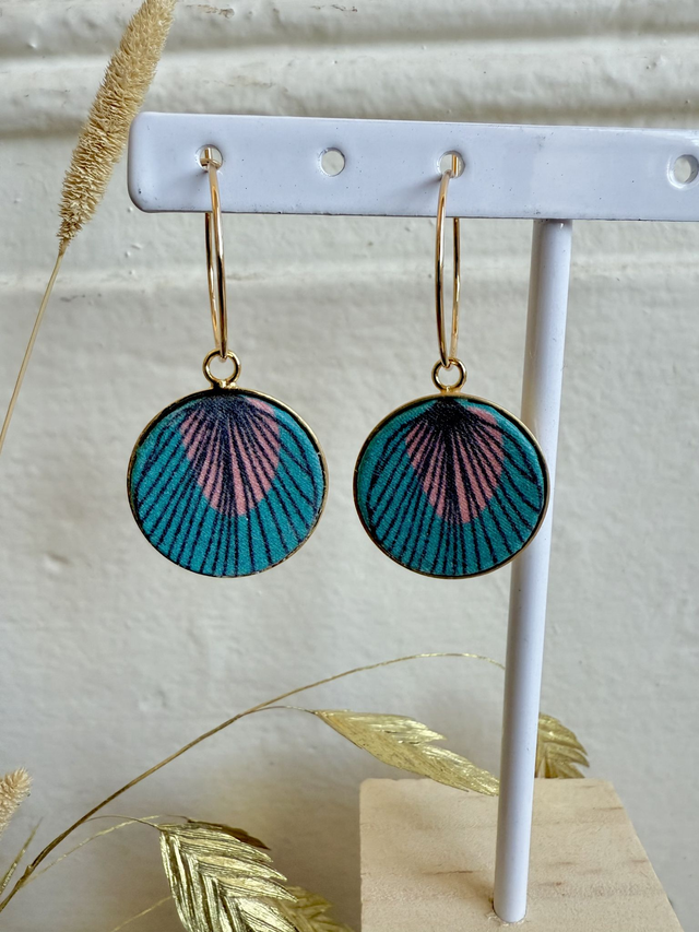 Boucles d&#039;oreilles - CREOLES PLUMES -vert et rouge