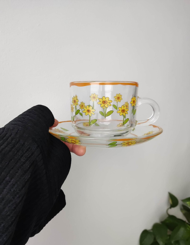 Tasse à café et soucoupe en verre style vintage toutnesols