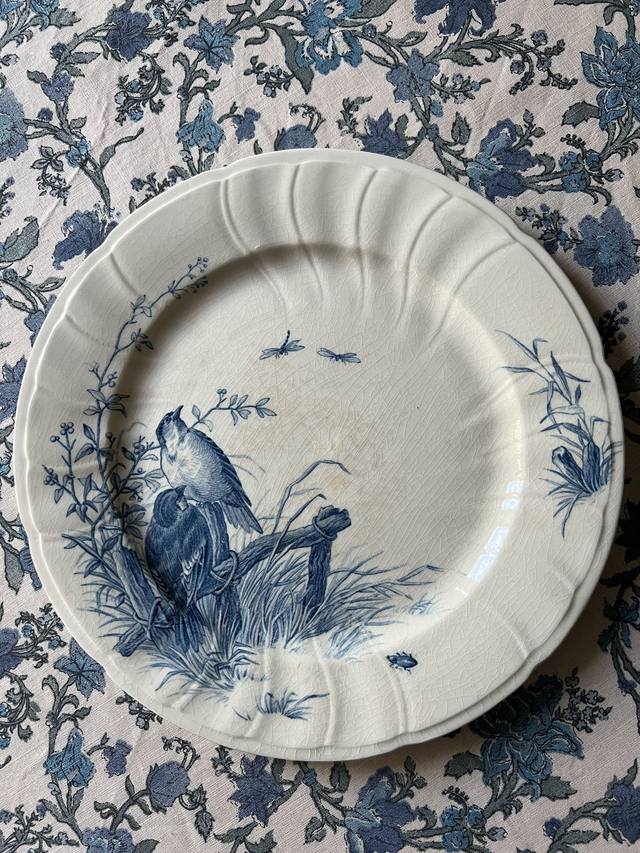 OISEAUX 3 - Assiette plate aux Oiseaux par la manufacture française de Gien - Terre de Fer