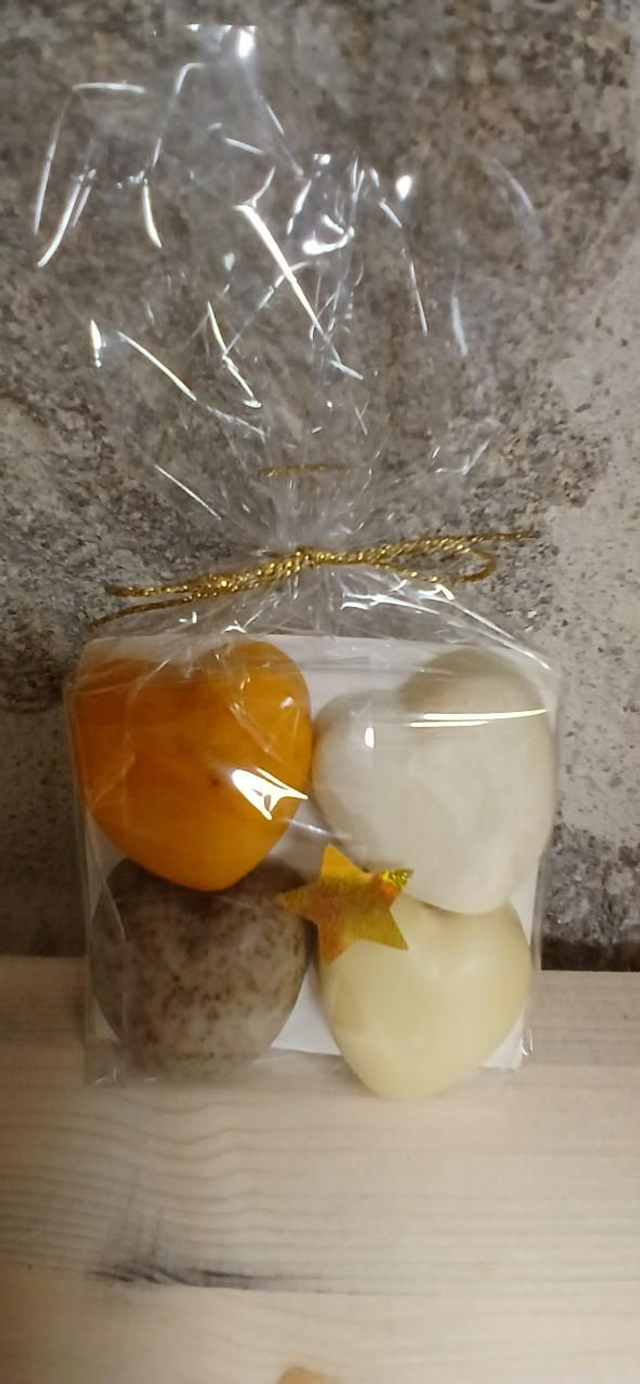 Lot de 4 cœurs en savon