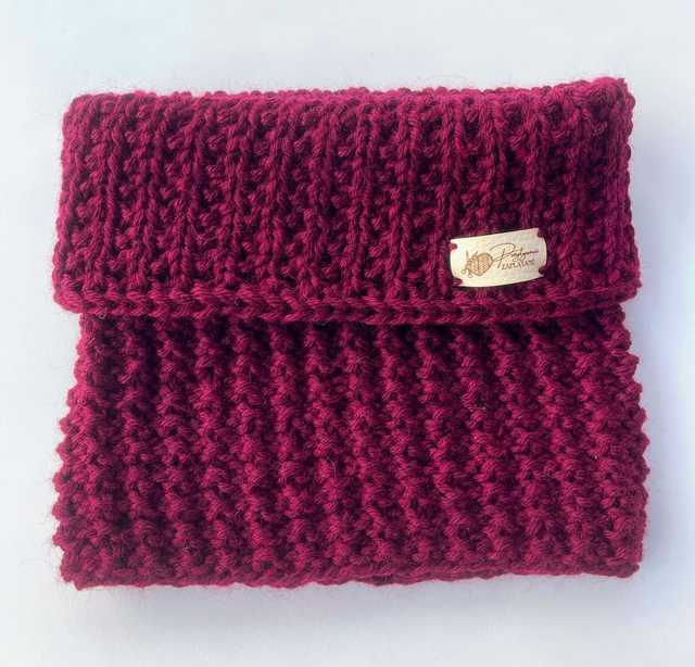 Osłaniający burgundowy splot